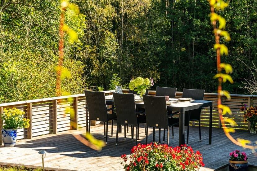 Modern cabin image